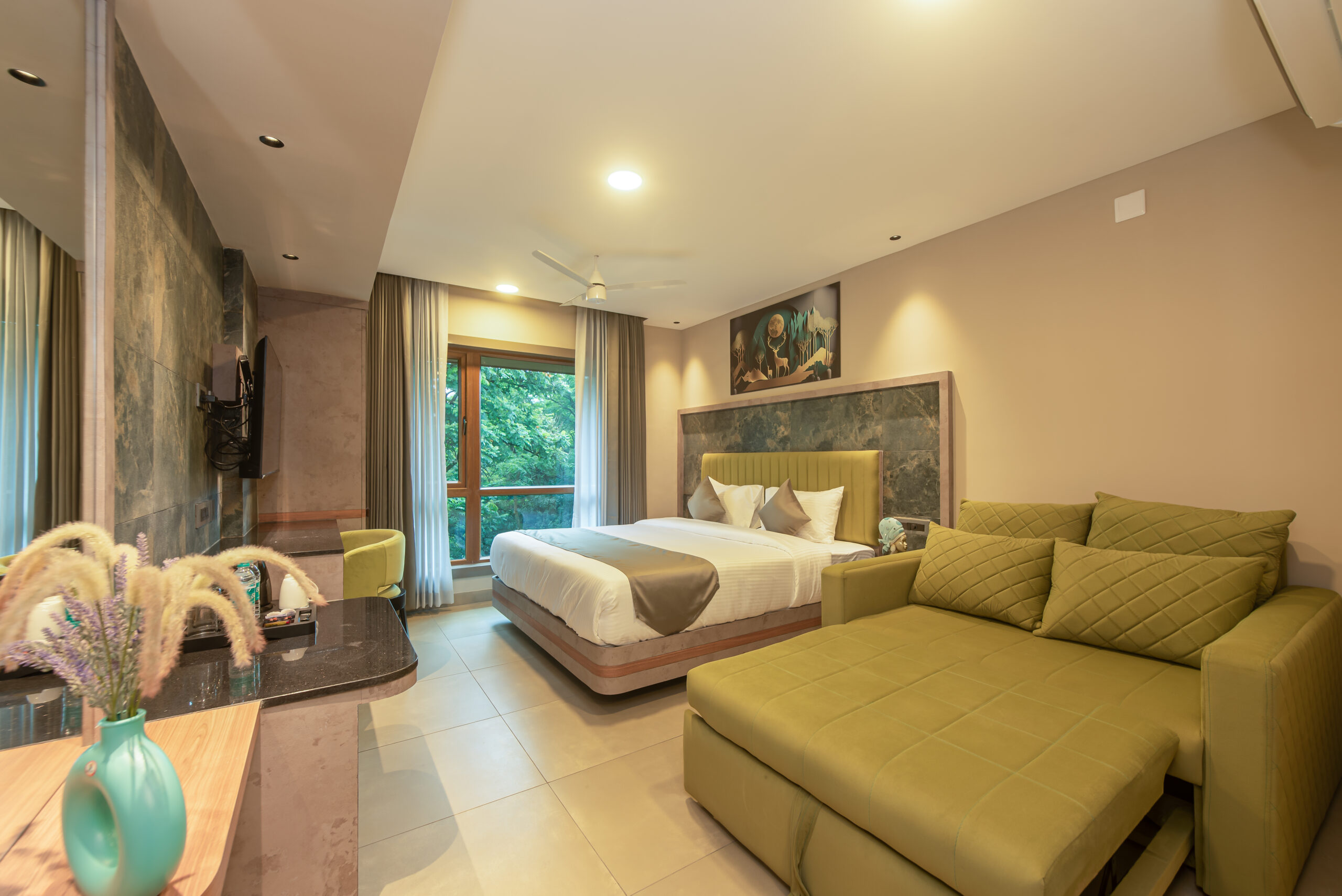 Premium Deluxe Triple Room With Forest View - Image 4