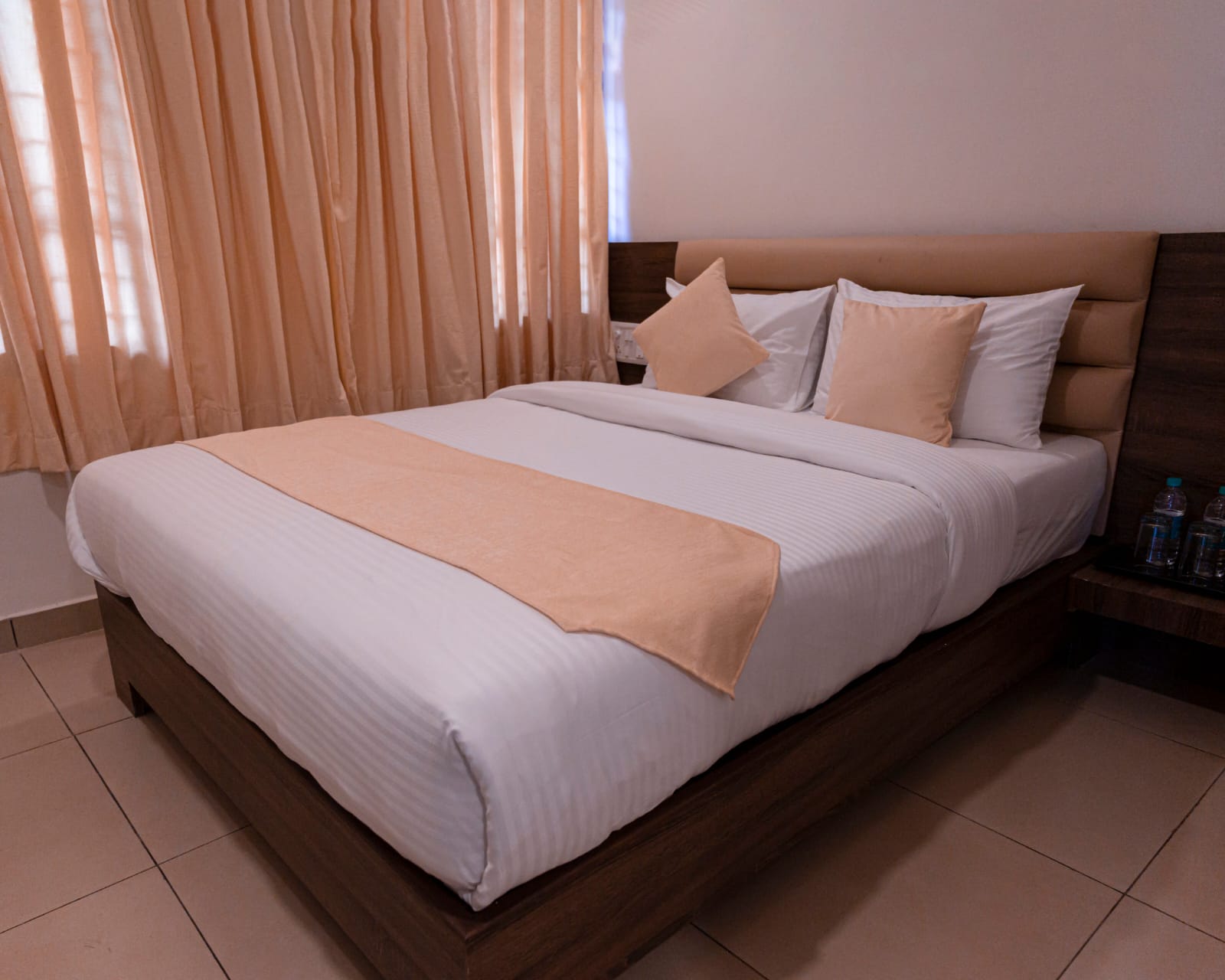 Standard Suite Room - Image 1