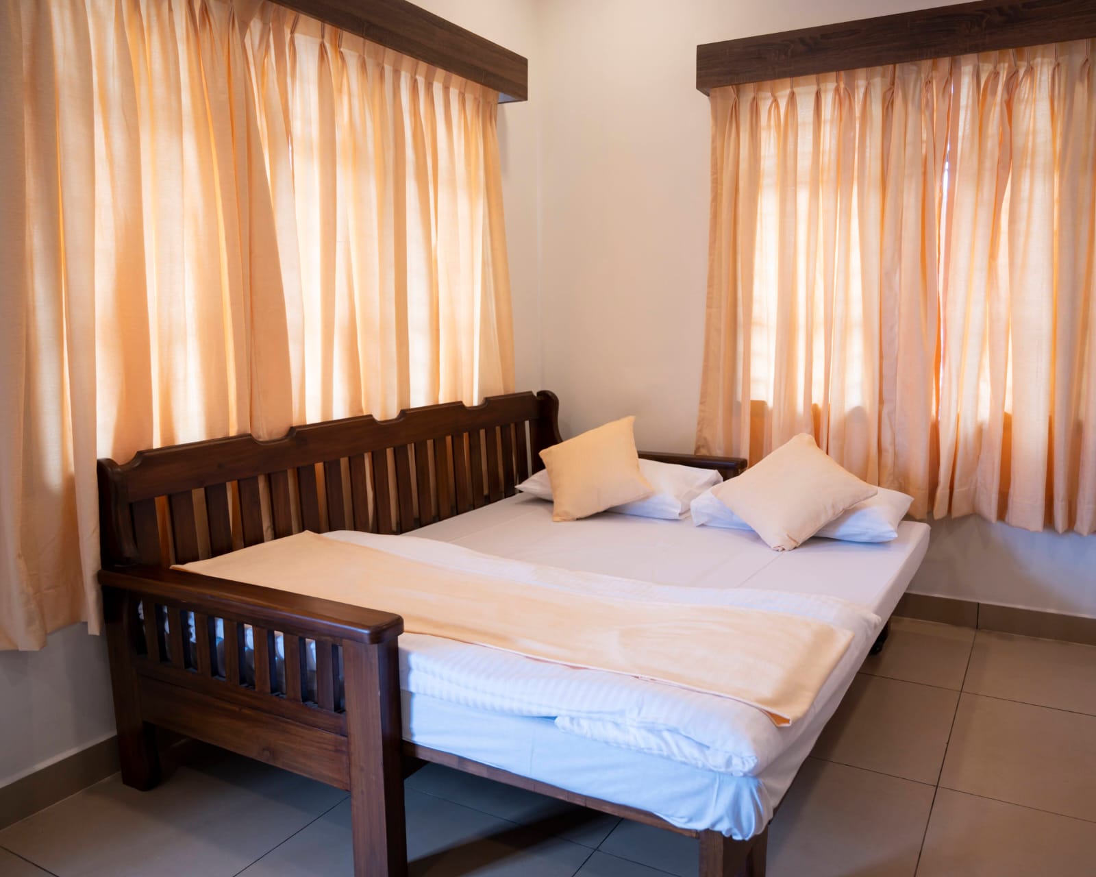 Standard Suite Room - Image 2