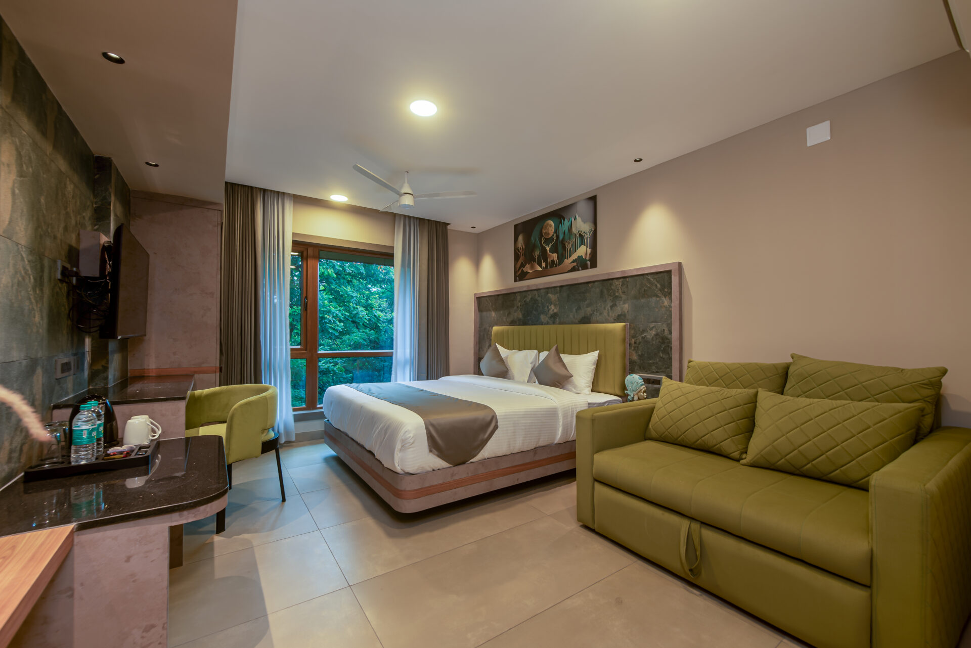 Premium Deluxe Triple Room With Forest View - Image 5