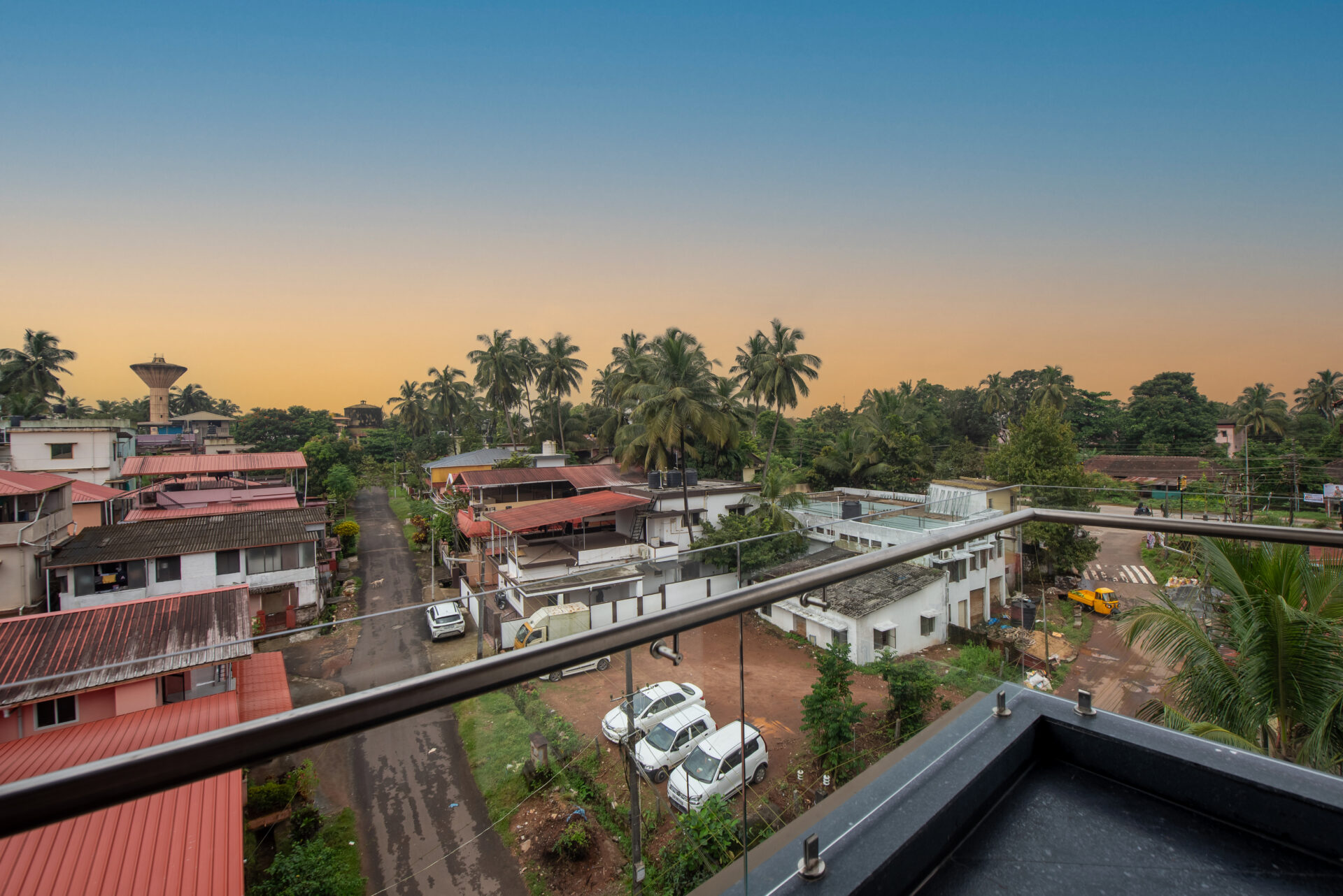 Premium Deluxe Suite Room With Kitchenette and Balcony - Image 11