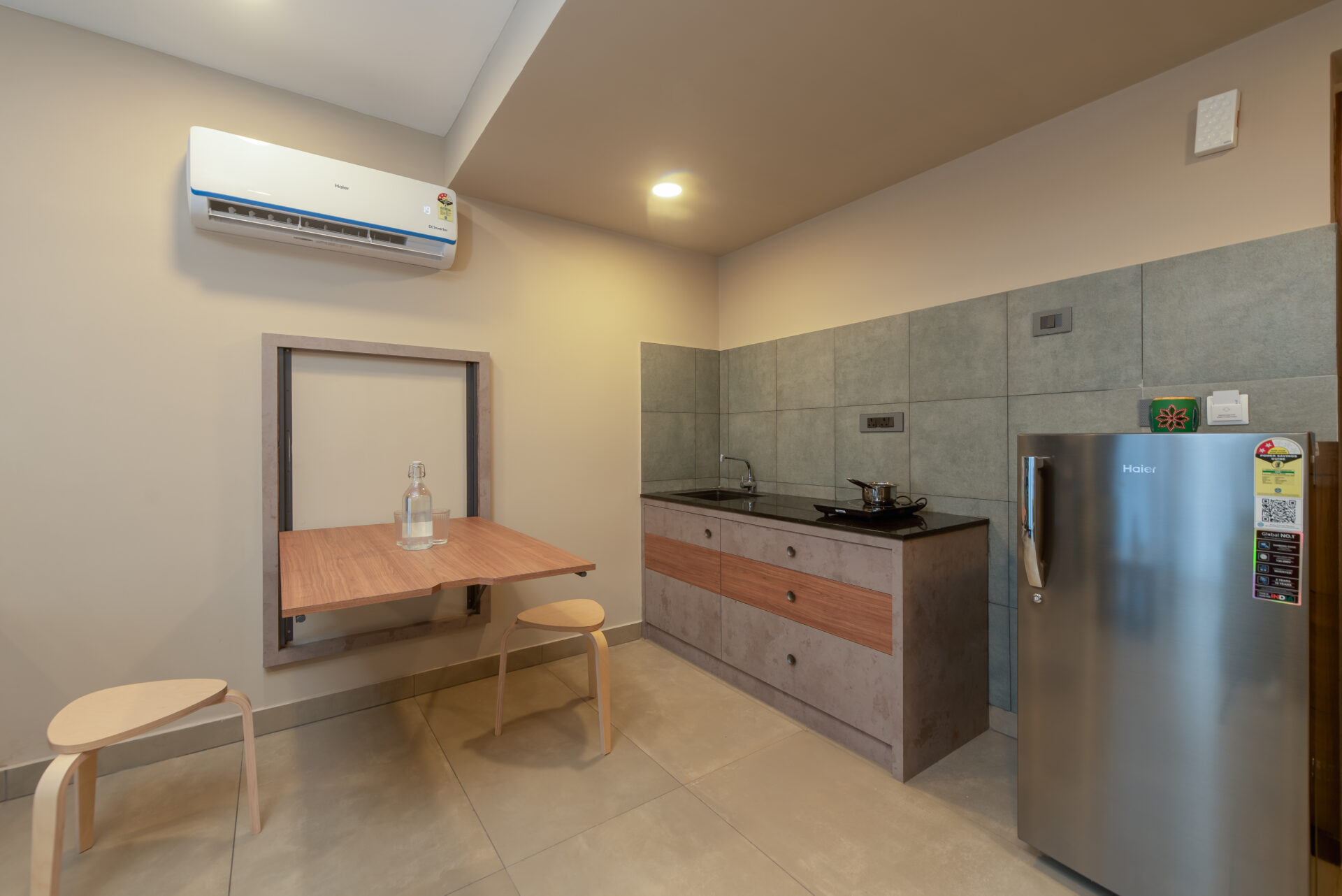 Premium Deluxe Suite Room With Kitchenette and Balcony - Image 3