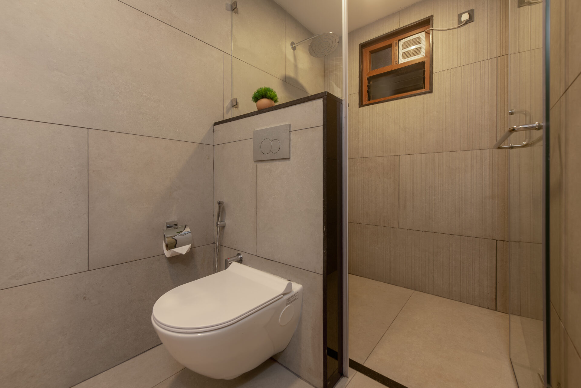 Premium Deluxe Suite Room With Kitchenette and Balcony - Image 9