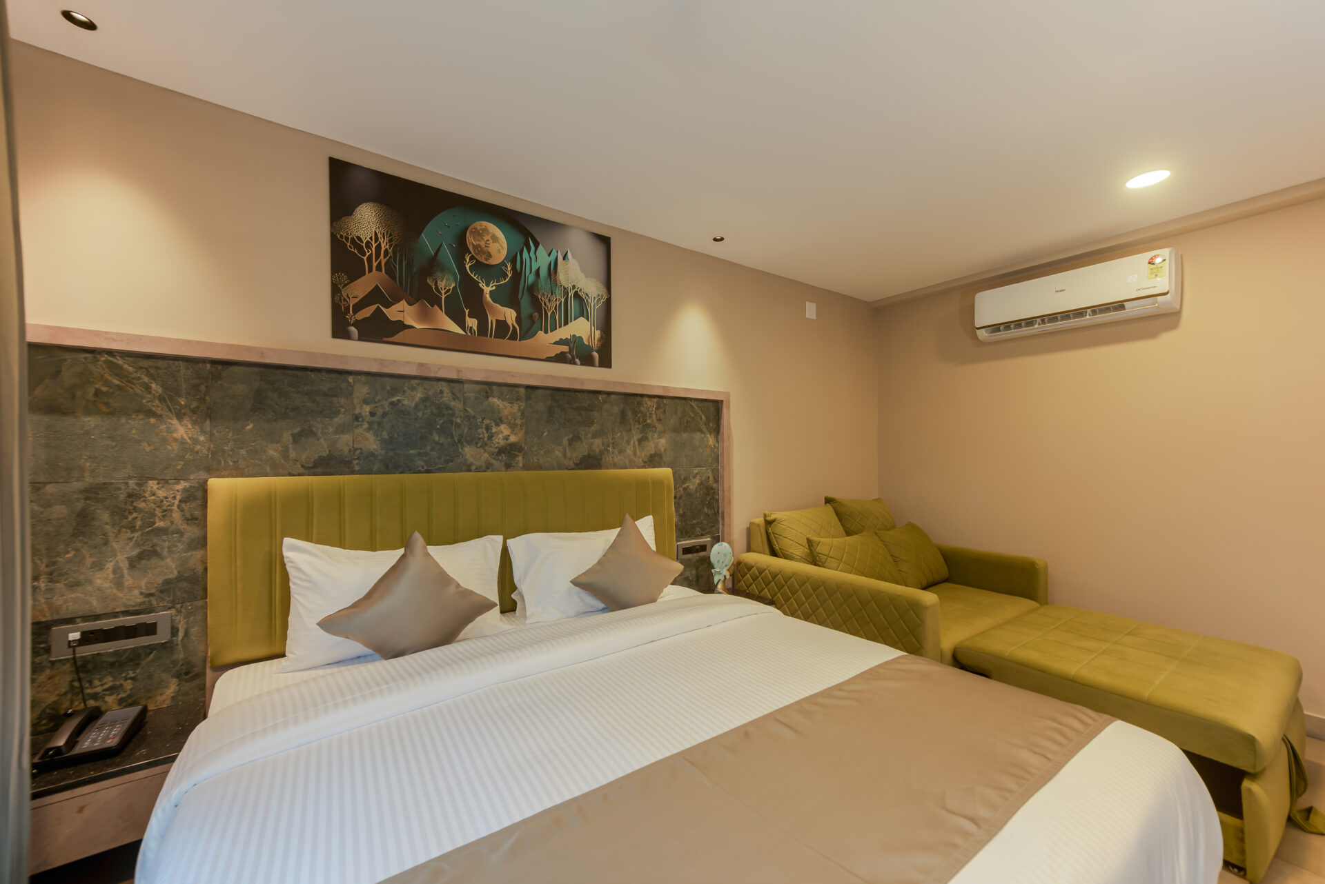 Premium Deluxe Triple Room With Forest View - Image 1